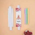 Personalizada Nacimiento Flor Caricatura Personaje Marcapáginas de cuero Banda con bolsillo para bolígrafo Oficina Lectura Accesorio Regalo de cumpleaños para los ratones de biblioteca Familia Amigos