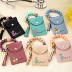Fiore di nascita personalizzato con nodo a fiocco Stetoscopio con nappina Portafoglio in pelle con braccialetto di perline Regalo per la settimana dell'infermiera per il personale medico