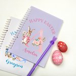 Personalisierte Cute Bunny Floral Initial A5 Spiral Lined Notebook und Stift Set mit Namen Happy Easter Geburtstag Geschenk für Jungen Mädchen