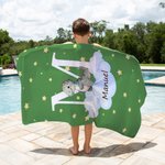 Toalla de playa personalizada de secado rápido con diseño de nubes estrellas y animales con inicial y nombre regalo de fiesta en la playa para niños