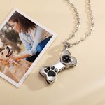 Henkilökohtainen Koira Kissa Bone Paw Print Photo Projection kaulakoru kaiverrettu nimi Dainty Korut Memorial Syntymäpäivälahja naisille Lemmikkieläinten omistajat