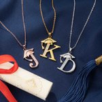 Personalizada delicada Graduación Cap Circonio Collar Inicial Graduación Keepsake Regalo de cumpleaños para los graduados