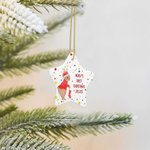 Décorations de lapin Pentagram dans le sapin de Noël pour le premier Noël de bébé.
