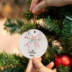 Personalisierte bunte Lichter Coquette Bogen Keramik Ornament mit Namen und Foto 2025 Weihnachtsbaum Dekor Urlaub Geschenk für Familie Freund