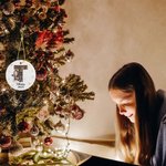 Personalisierte Cartoon Charakter Bücherregal Schneeflocken Lesen Mädchen Ornament mit Namen Baumschmuck Weihnachtsgeschenk für sie