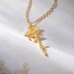 Personalizado delicado collar de graduación nombre de la tapa con el recuerdo de graduación grabado año regalo de cumpleaños para la clase de 2025 graduados