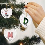 Personalizado lindo corazón de Navidad ornamento de cerámica con la inicial y el nombre del árbol de Navidad colgante de decoración para la familia Kid