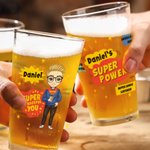Personalisierte Super Powers Cartoon Charakter 16oz Bierglas mit Namen Vatertag Geburtstag Geschenk für Papa Opa Bierliebhaber