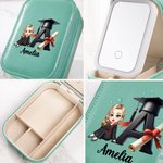 Personalisierte Cartoon Graduate Girl Initial Travel Jewelry Box mit Namen und wechselnde Farbe LED Make-up-Spiegel Graduierung Geburtstag Geschenk für Mädchen