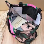 Personalisierte Camouflage rosa und grün Sorority große Tragetasche mit Namen Reisezubehör Geburtstag Geschenk für Schwestern Freunde