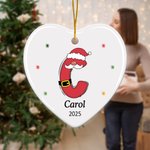 Gepersonaliseerd Schattig Beeldverhaal Alfabet Ontwerp Hart-Vormig Kerstmis Ceramisch Ornament met Naam Jaar Kerstmis Geschenk voor Vriend van het Kind