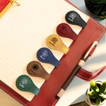 Personalisierte PU Leder Geburt Blume magnetische Lesezeichen Clip mit Namen Geburtstag Geschenk für Bücherwurm Buchliebhaber