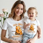 Personlig Hugging Bears Our First Mother's Day 100% bomull Baby Onesie med namn Första mors dag gåva till mamma baby