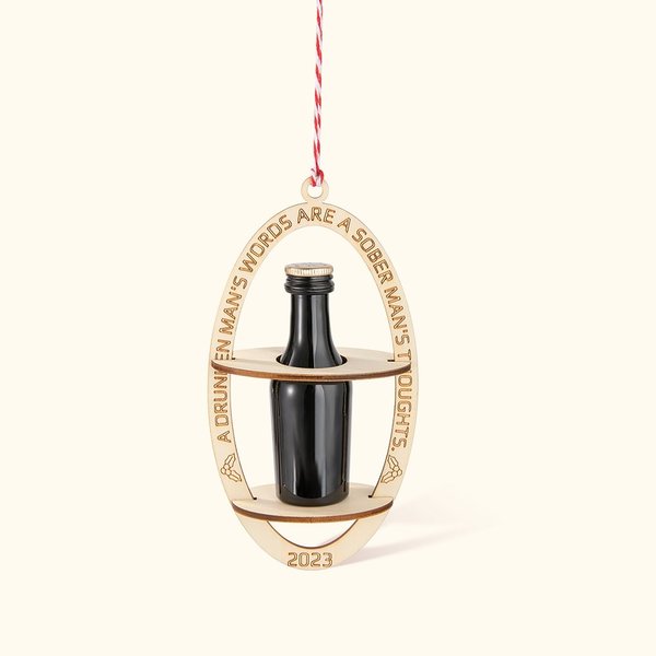 Ornement de Noël personnalisé avec phrase Date pour bouteille de vin 50ml Cadeau de Noël pour les hommes amateurs d'alcool.