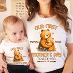 Personlig Hugging Bears Our First Mother's Day 100% bomull Baby Onesie med namn Första mors dag gåva till mamma baby