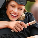 Spersonalizowany pierścionek dla absolwentki szkoły średniej z wygrawerowanym tekstem Prezent urodzinowy dla absolwentki