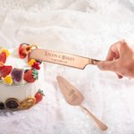 Set de 2 Couteaux à Gâteau Personnalisés avec Noms et Dates Gravés Cadeau Cérémonie de Mariage pour Couple