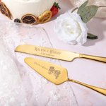 Set de 2 Couteaux à Gâteau Personnalisés avec Noms et Dates Gravés Cadeau Cérémonie de Mariage pour Couple