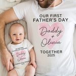 Camiseta Corazón Personalizada Body para Bebé con Nombre Nuestro Primer Regalo del Día del Padre para Papá Bebé