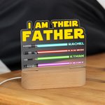 Gepersonaliseerd lichtzwaard Ik ben hun vader LED-nachtlampje met 1-7 kindernamen en houten voet Vaderdag Home Decor Verjaardagscadeau voor vader