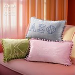 Funda de cojín lumbar de terciopelo con bordado de letras griegas de hermandad de mujeres personalizada con flecos de pompones para regalo de cumpleaños para amiga | Callie × Affinity Licensing