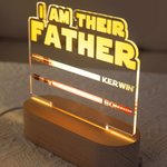 Gepersonaliseerd lichtzwaard Ik ben hun vader LED-nachtlampje met 1-7 kindernamen en houten voet Vaderdag Home Decor Verjaardagscadeau voor vader