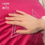 Funda de cojín lumbar de terciopelo con bordado de letras griegas de hermandad de mujeres personalizada con flecos de pompones para regalo de cumpleaños para amiga | Callie × Affinity Licensing
