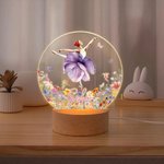 Spersonalizowana lampka nocna LED Ballet Girl Birth Flower Butterfly z imieniem i drewnianą podstawą Dekoracja pokoju Prezent urodzinowy dla baletnicy Miłośnik baletu
