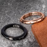 Personalizado Minimalista Delgado Rombo Spinner Fidget Anillo con texto grabado Ansiedad Alivio Joyería Cumpleaños Inspirational Gift for Men Women