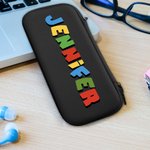Étui protecteur de console de jeu rétro personnalisé au nom d'arc-en-ciel compatible avec les accessoires de jeu Switch Cadeau d'anniversaire pour les amateurs de jeux.
