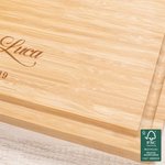 Planche à découper en bambou gravée au nom de l'arbre de l'amour avec rainure pour le jus de fruit Cadeau de mariage de pendaison de crémaillère pour couple