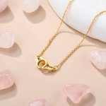 Collier Forme de Menottes de Police Personnalisé avec 2 Initiales Gravées Cadeau Anniversaire Saint-Valentin pour Couples Femme Policière
