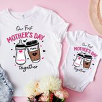 Personlig Vår første mors dag Melkeflaske kaffekopp 100% bomull Baby Bodysuit Voksen T-skjorte med navn Bursdagsgave til babyer nyfødte mødre