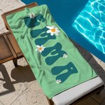 Spersonalizowany, superchłonny, szybkoschnący ręcznik plażowy Daisy Flower z imieniem i nazwiskiem, dostępny w wielu kolorach.