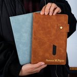 Libreta de cuero A5 personalizada con nombre en papel metalizado dorado, páginas rayadas y cierre Diario Graduación Cumpleaños Regalo para la familia Amigos