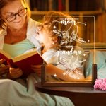 Personalized Star Hand in Hand Design LED Night Light with Names and Wooden Base Mother's Day Home Decor Birthday Gift for Mom Grandma
