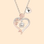 Collana da donna personalizzata con cappuccio a forma di cuore rosa con incisione dell'iniziale Regalo di laurea per i laureati della classe 2025