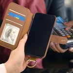 Personalisert fødselsblomstringdesignet flip-lommebokveske i lær med navn og RFID-blokkerende kortholder Bursdagsgave til morsdag til kvinner