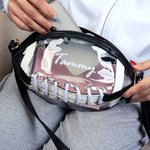 Bolsa de estadio transparente personalizada con forma de balón de fútbol americano con nombre y borla Regalo de cumpleaños del día del partido para un amante del fútbol americano
