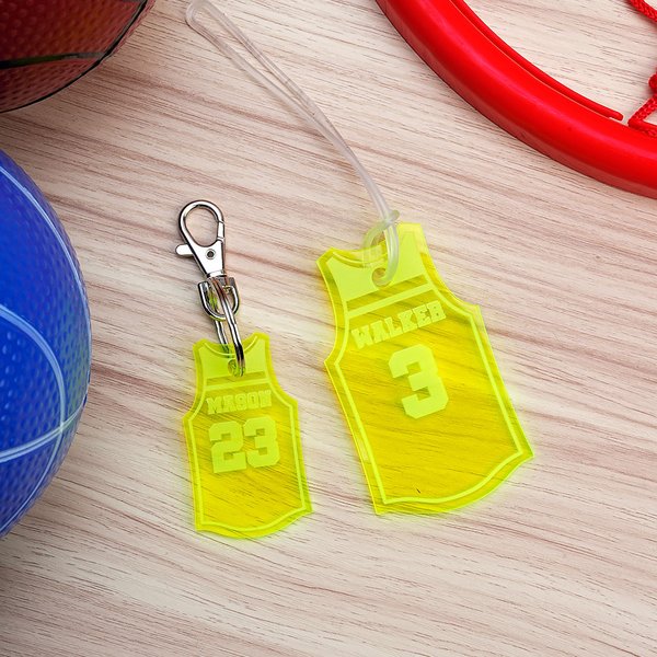 Porte-clés personnalisé en acrylique avec nom et numéro de maillot de basket Cadeau d'équipe de sport pour les amoureux du basket-ball