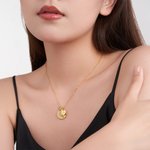 Collar Colgante Personalizado Disco Flor de Nacimiento Piedra de Nacimiento con Nombre Grabado Dainty Jewelry Mother's Day Birthday Gift for Her