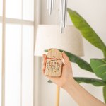 Personalisierte Vintage Geburt Blume Windspiel mit Namen und Holzplatte floralen Garten Dekor Muttertag Geburtstag Geschenk für Mama Oma