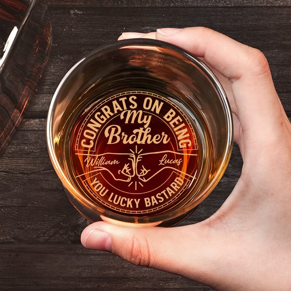Personlig Grattis till att vara Fist Bump 10 oz Whiskyglas med namn Hem kökstillbehör Fars dag Födelsedagspresent för vinälskare