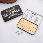 Tablero portátil personalizado de madera con 12 clavijas, 2 dados y nombre en caja de lata Juego de viaje para 2 jugadores Regalo de cumpleaños para los amantes del béisbol