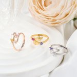 Personalisierter Zierlicher Umarmung-Ring mit Herzförmigen Geburtssteinen und Text Gravur Minimalist Schmuck Muttertag Geburtstag Geschenk für Damen