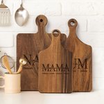 Gepersonaliseerde Ik Hou Van Je Mam Houten Charcuterie Snijplank met 1-12 Gegraveerde Namen en Handvat Moederdag Verjaardagscadeau voor Mama Oma