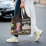 Personalisierte Wiederverwendbare Cartoon Strickdesign Figur Tragetasche mit Namen Muttertag Geburtstag Geschenk für Mama Oma Strickliebhaber