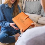 Cahier à anneaux en cuir avec compartiments Saved By Grace Birth Flower Name Anniversaire Fête des Mères Cadeau pour Elle