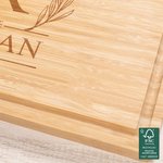 Personalisierte eingraviert Kranz Monogramm FSC Bambus Charcuterie Schneidebrett mit Initialen und Saft Rille Housewarming Geburtstag Geschenk für Familie
