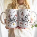Personlig keramisk mugg med månadsblommor och namn vacker present till mamma och mormor på mors dag